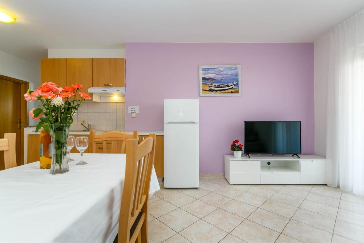 Apartmani Luka Корнич Экстерьер фото