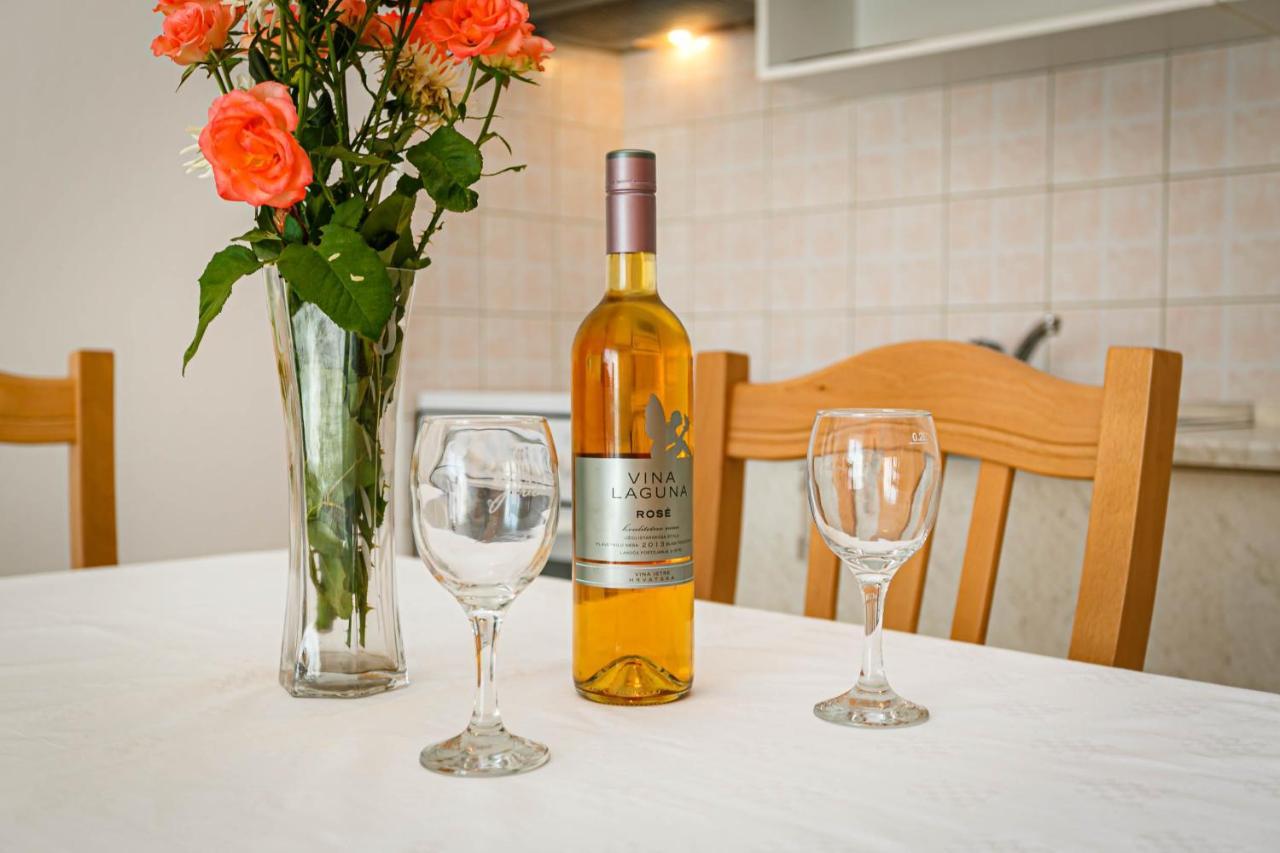 Apartmani Luka Корнич Экстерьер фото